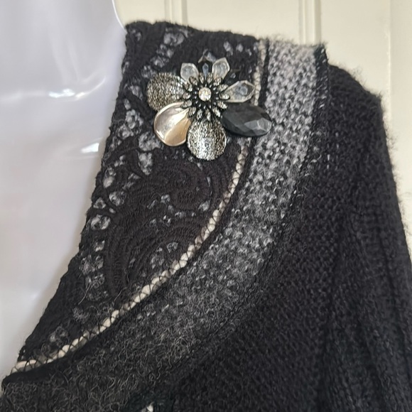 Black and Grey Sweater Jacket, Papa, size Large - Picture 2 of 5